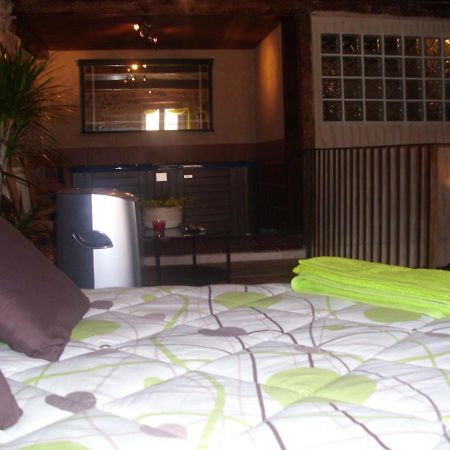 Casa Rural Con Jacuzzi Taberna Del Tio Pedro Cabanas de Polendos Exteriör bild